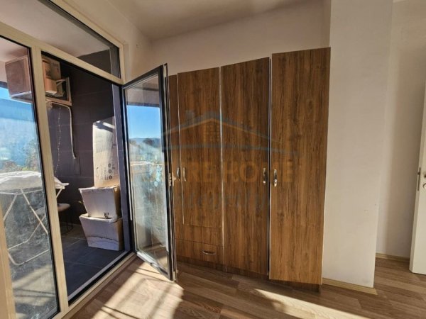 Tirane, jepet me qera apartament 2+1 Kati 3, 100 m² 1.100 € (prane toptani shopping center)