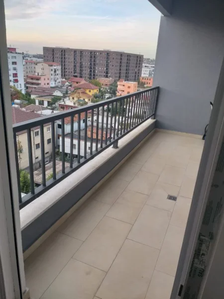 Tirane, jepet me qera apartament 1+1+Ballkon Kati 6, 66 m² 450 € (RRUGA 5 MAJI)