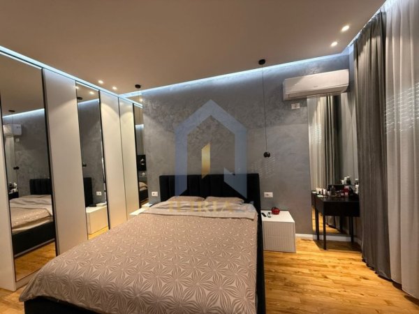 Tirane, shes apartament+verande | Penthouse 3+1+Ballkon Kati 5, 108 m² 300.000 €