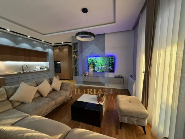 Tirane, shes apartament+verande | Penthouse 3+1+Ballkon Kati 5, 108 m² 300.000 €