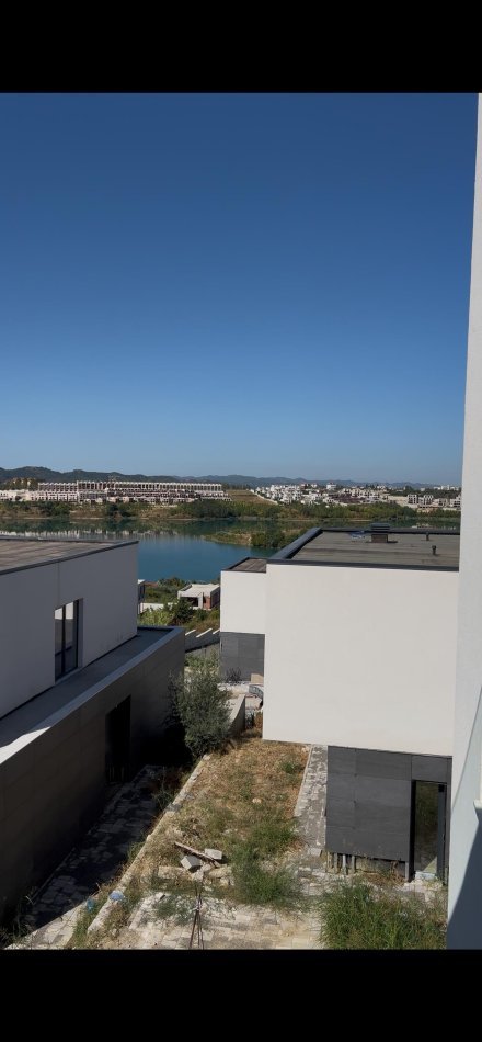 Tirane, shitet apartament 2+1+Ballkon Kati 2, 110 m² 219.600 € (farke)