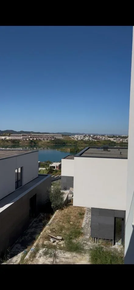 Tirane, shitet apartament 2+1+Ballkon Kati 2, 110 m² 219.600 € (farke)