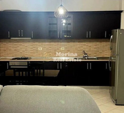 Tirane, jepet me qera apartament 2+1+Ballkon Kati 8, 110 m² 500 € (Astir)