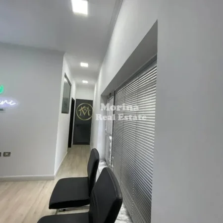Tirane, shitet ambjent biznesi Kati 1, 32 m² 93.000 € (Selvia)