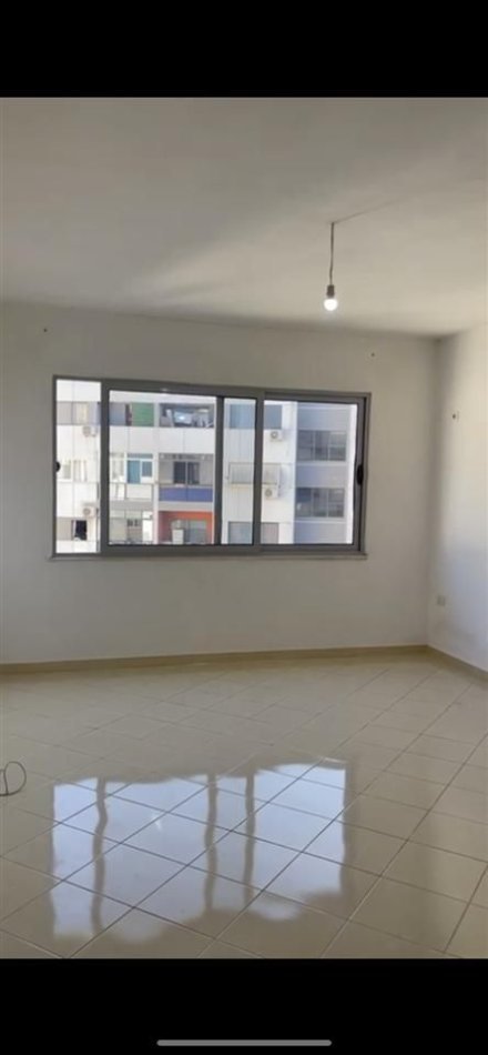 Tirane, jepet me qera apartament 2+1+Ballkon Kati 7, 86 m² 350 € (YZBERISHT)