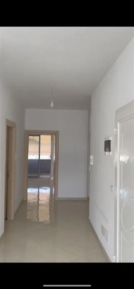 Tirane, jepet me qera apartament 2+1+Ballkon Kati 7, 86 m² 350 € (YZBERISHT)