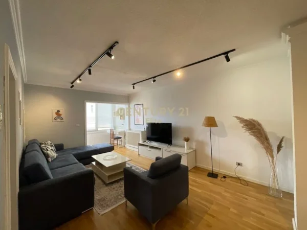 Tirane, jepet me qera apartament 2+1 Kati 9, 80 m² 750 €