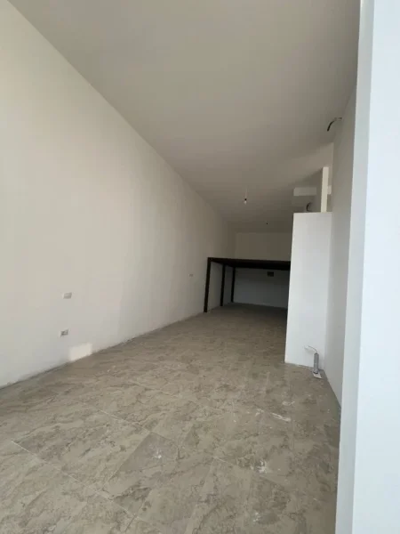 Tirane, shitet ambjent biznesi Kati 0, 106 m² 220.000 € (Ish-Fusha e Aviacionit)