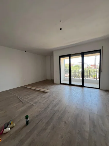 Tirane, shitet apartament 1+1+Ballkon Kati 2, 79 m² 149.500 € (jordan misja)