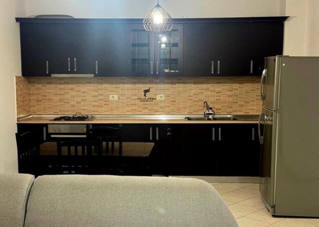 Tirane, jepet me qera apartament 2+1 Kati 8, 110 m² 500 € (ASTIR)