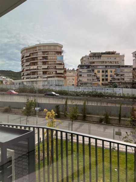 Tirane, jepet me qera apartament 1+1 Kati 2, 63 m² 1.000 € (LAKE VIEW LIQENI)