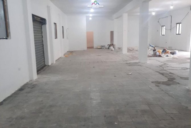 Tirane, jap me qera magazine Kati 0, 628 m² 1.500 € (Rruga Faik Kulla)