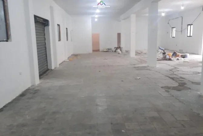 Tirane, jap me qera magazine Kati 0, 628 m² 1.500 € (Rruga Faik Kulla)