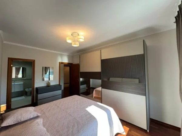 Tirane, shes apartament 2+1+Ballkon Kati 6, 113 m² (Bajram Curri)