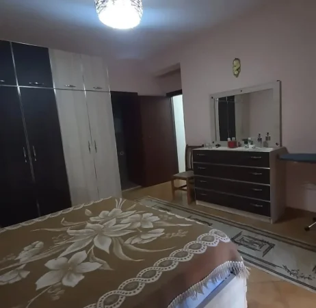 Tirane, jepet me qera apartament 2+1+Ballkon Kati 8, 110 m² 750 €