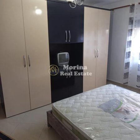 Tirane, jepet me qera apartament 3+1 Kati 1, 115 m² 550 € (Ish parku i autobusave)
