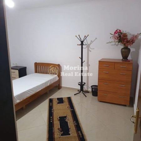 Tirane, jepet me qera apartament 3+1 Kati 1, 115 m² 550 € (Ish parku i autobusave)