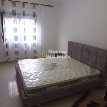 Tirane, jepet me qera apartament 3+1 Kati 1, 115 m² 550 € (Ish parku i autobusave)