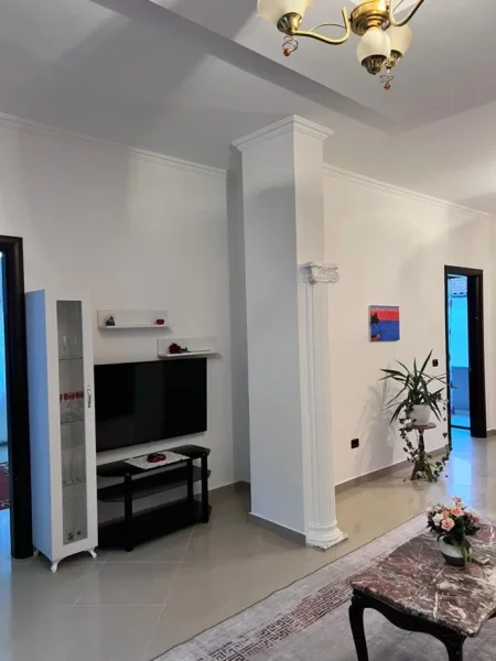 Tirane, jepet me qera apartament 2+1 Kati 2, 110 m² 500 € (SELITE)