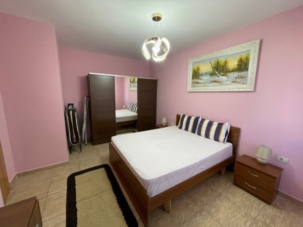 Tirane, jepet me qera apartament 1+1 Kati 2, 550 € (Stacioni i trenit)