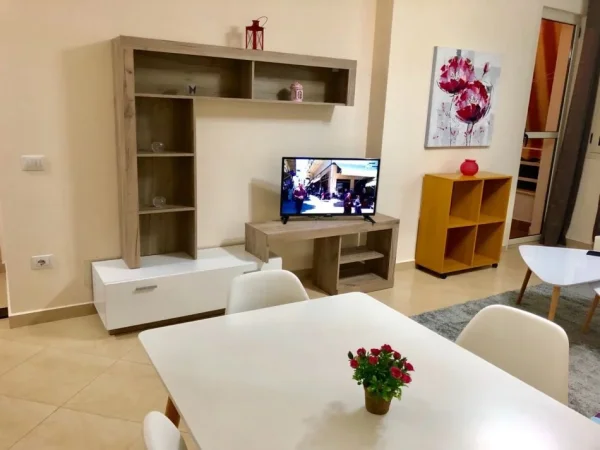 Shqiperi, jepet me qera apartament 1+1 tek rrethi astir, 70 m² 42.000 €