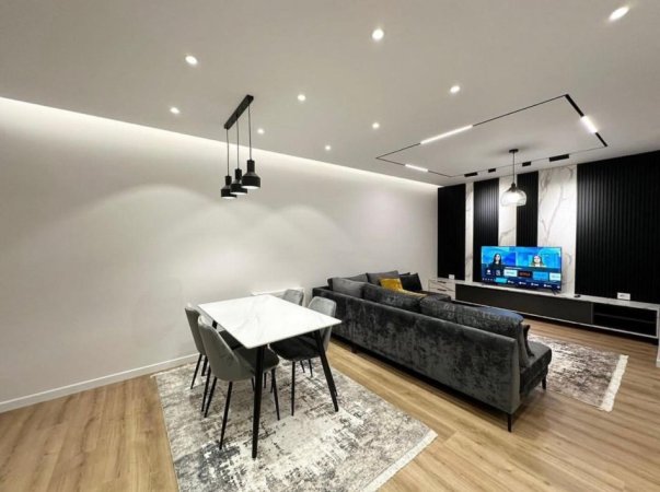 Tirane, jepet me qera apartament 2+1 Kati 6, 113 m² 950 € (Shkolla e Baletit.)