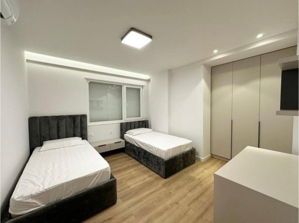 Tirane, jepet me qera apartament 2+1 Kati 6, 113 m² 950 € (Shkolla e Baletit.)