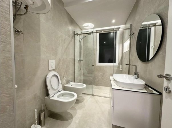 Tirane, jepet me qera apartament 2+1 Kati 6, 113 m² 950 € (Shkolla e Baletit.)