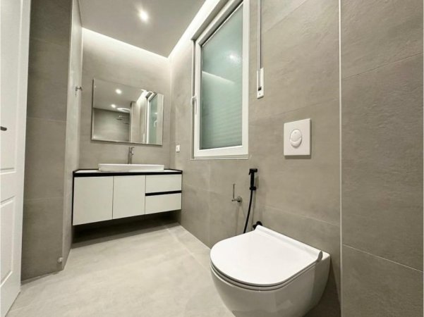 Tirane, jepet me qera apartament 2+1 Kati 6, 113 m² 950 € (Shkolla e Baletit.)