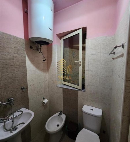Tirane, jepet me qera apartament 1+1 Kati 3, 40 m² 350 € (Rruga e Durresit)
