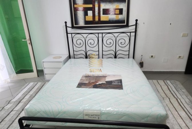 Tirane, jepet me qera apartament 1+1 Kati 3, 40 m² 350 € (Rruga e Durresit)