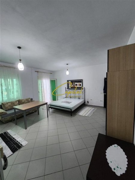 Tirane, jepet me qera garsonier 1+1 Kati 4, 40 m² 350 € (RRUGA E DURRESIT)