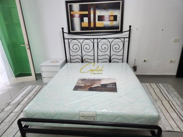 Tirane, jepet me qera garsonier 1+1 Kati 4, 40 m² 350 € (RRUGA E DURRESIT)