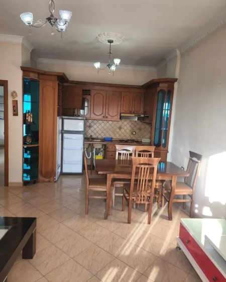 Tirane, shes apartament 1+1+Ballkon Kati 3, 77 m² 123.000 € (Don Bosko prane Xhamise)
