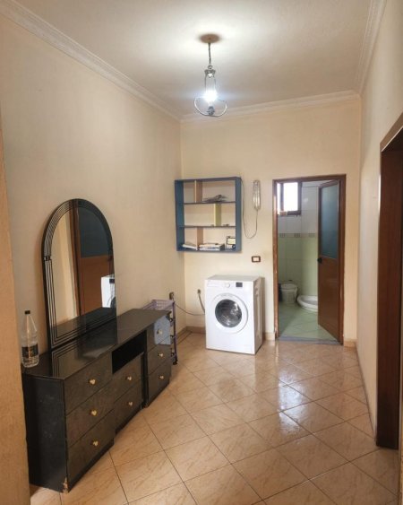 Tirane, shes apartament 1+1+Ballkon Kati 3, 77 m² 123.000 € (Don Bosko prane Xhamise)