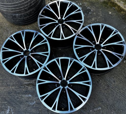 Tirane, shes disk alumini Disqe 19 Audi Origjinal , 750 €