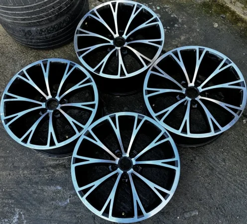 Tirane, shes disk alumini Disqe 19 Audi Origjinal , 750 €