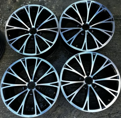 Tirane, shes disk alumini Disqe 19 Audi Origjinal , 750 €