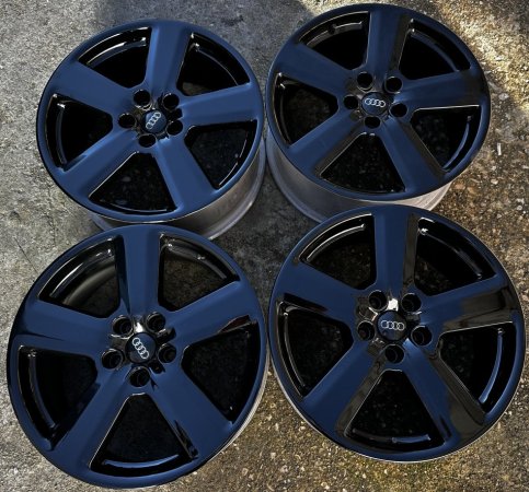 Tirane, shes disk alumini Disqe 18 Audi Golf Passat Origjinal , 300 €