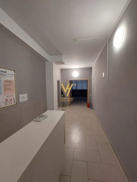 Tirane, jepet me qera zyre Kati 1, 350 m² 3.000 € (RRUGA PJETER BUDI)