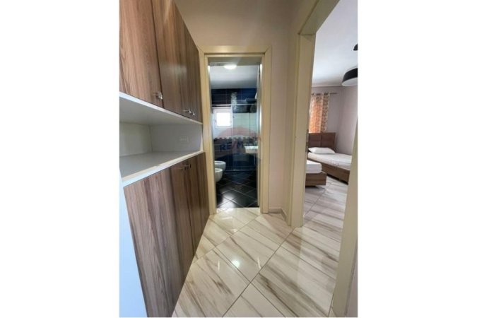 Tirane, jepet me qera apartament 2+1+Ballkon , 95 m² 750 € (Myslym Shyri)