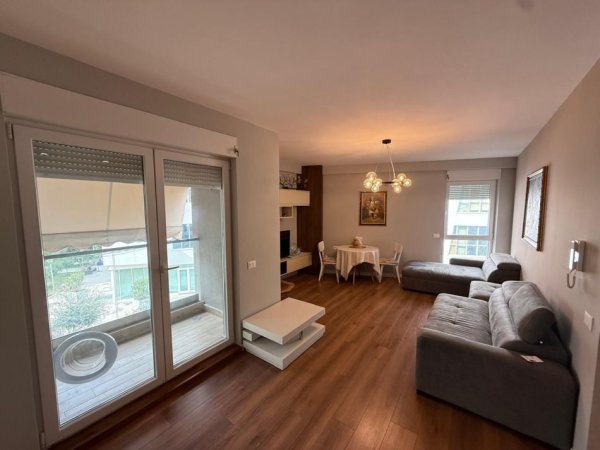 Tirane, shitet apartament 1+1 Kati 3, 64 m² 170.000 € (21 DJETORI)