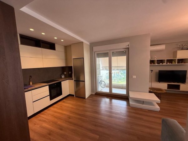 Tirane, shitet apartament 1+1 Kati 3, 64 m² 170.000 € (21 DJETORI)