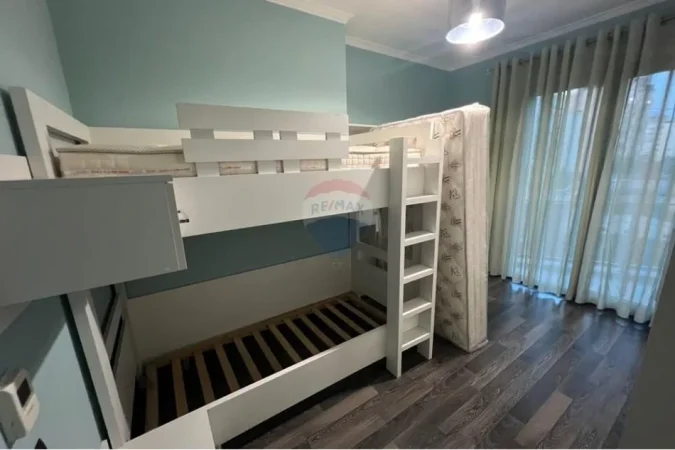 Tirane, jepet me qera apartament 2+1+Ballkon , 114 m² 1.400 € (Rruga e Kosovareve)
