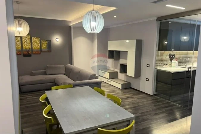 Tirane, jepet me qera apartament 2+1+Ballkon , 114 m² 1.400 € (Rruga e Kosovareve)