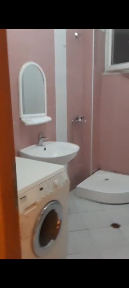 Tirane, jepet me qera apartament 1+1 Kati 2, 60 m² 400 € 