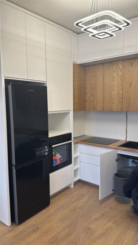 Tirane, jepet me qera apartament 1+1 , 70 m² 450 € (ASTIR)