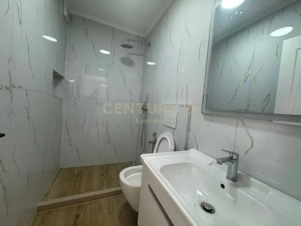 Tirane, shitet apartament 2+1 Kati 4, 64 m² 169.000 € (21 DHJETORI)