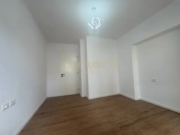 Tirane, shitet apartament 2+1 Kati 4, 64 m² 169.000 € (21 DHJETORI)