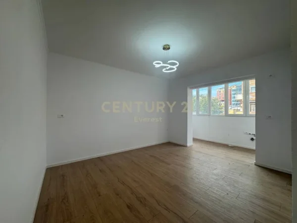 Tirane, shitet apartament 2+1 Kati 4, 64 m² 169.000 € (21 DHJETORI)